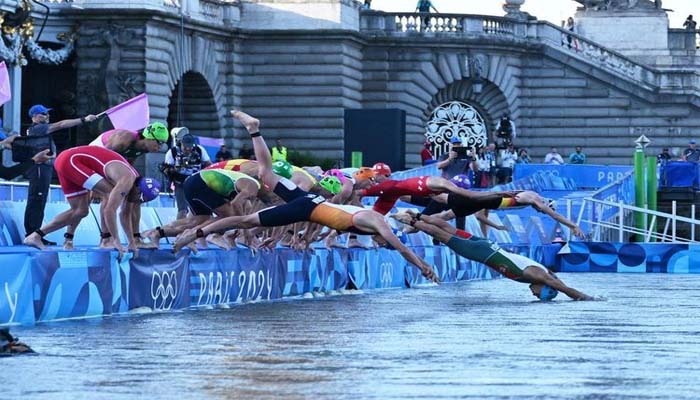 Paris Seindah Atlet Jerman Muntah 9 Kali Berenang Sungai Seine